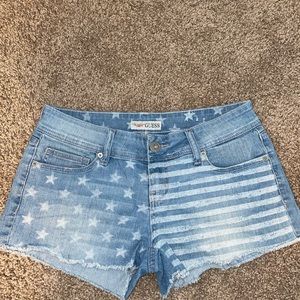 GUESS American flag shorts